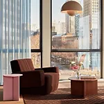 Numa Coolsingel Aparthotel 4*