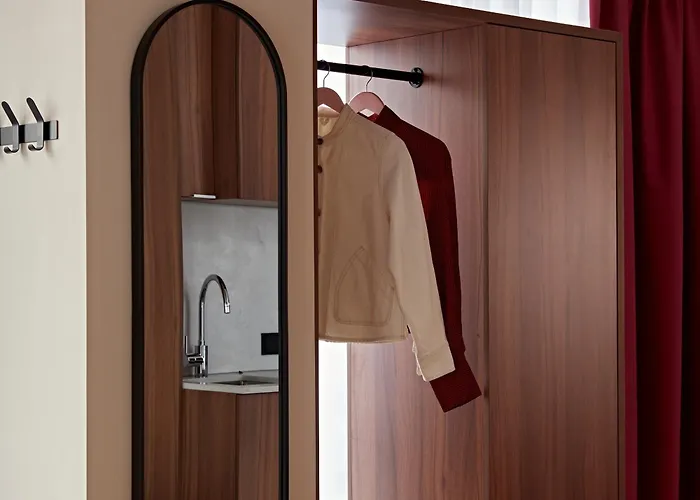 Numa Coolsingel Aparthotel 4*