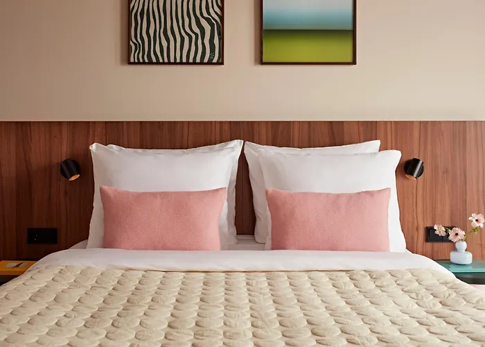 Numa Coolsingel Aparthotel 4*